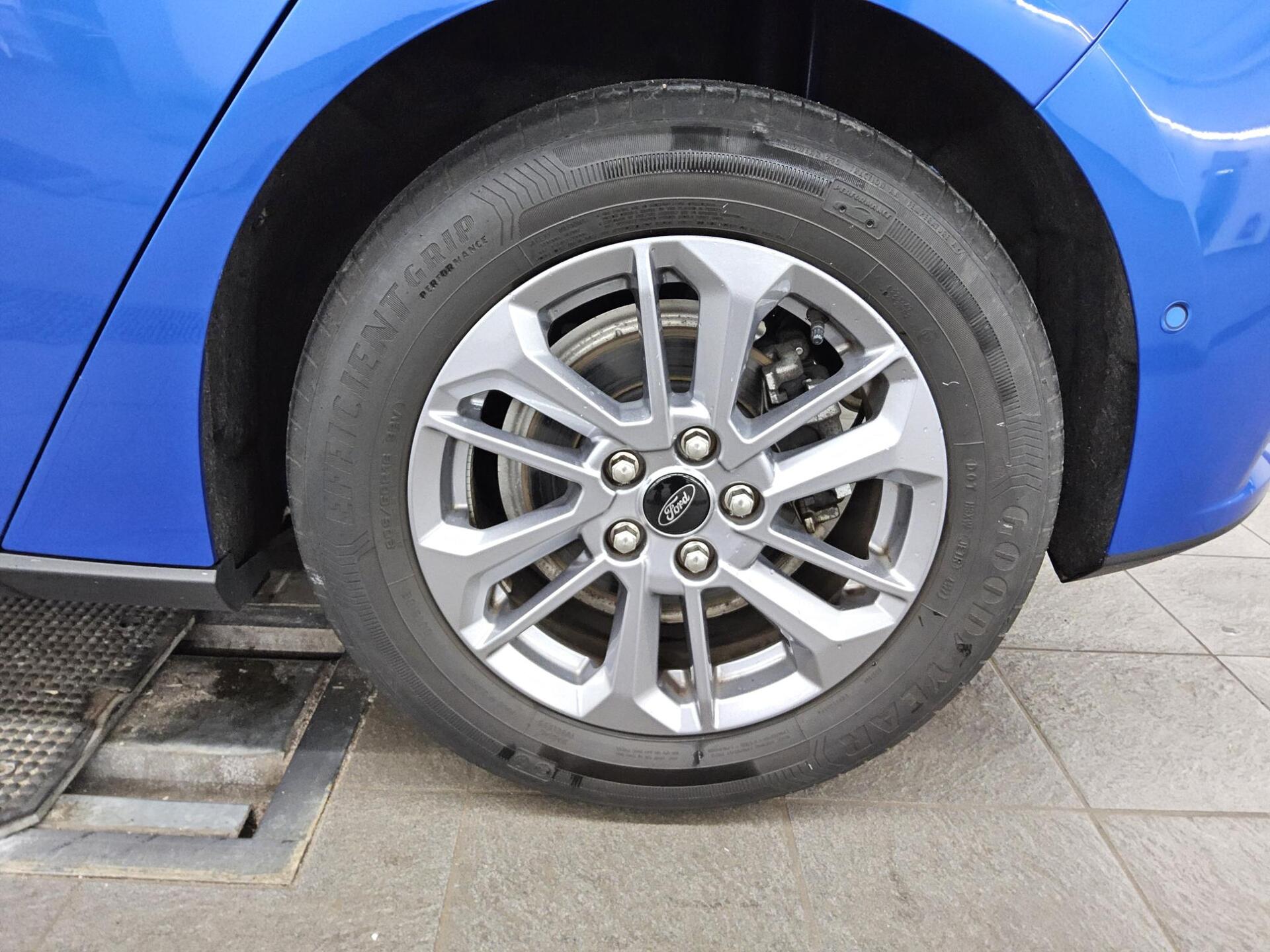 Ford Focus Turnier 1.0 EB Titanium Navi Matrix-LED Shz AHK PDC 10