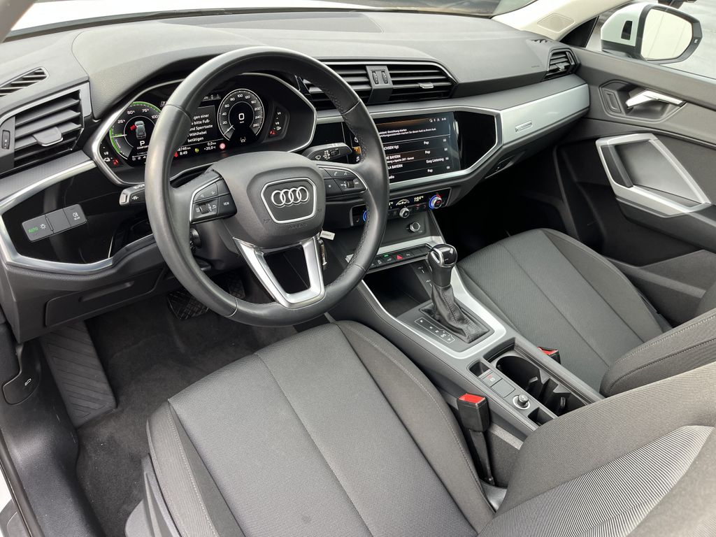 Audi Q3 45 1.4 TFSI e-Hybrid 12
