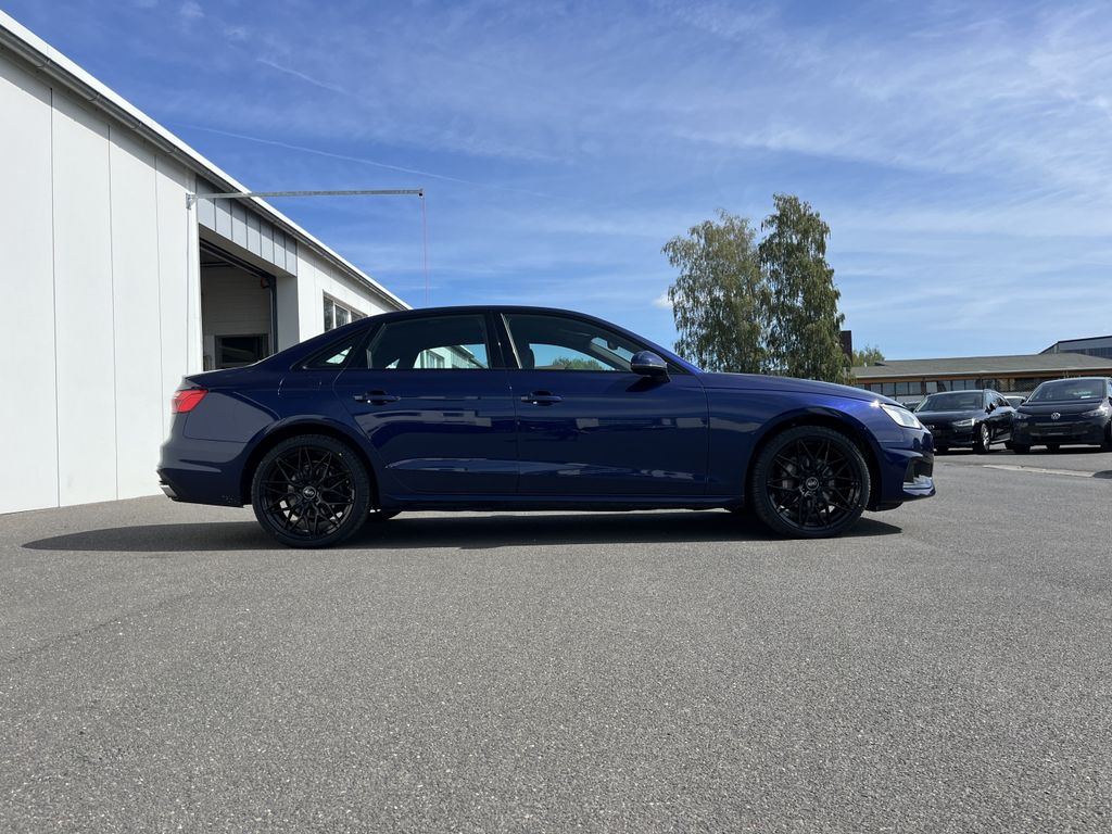 Audi A4 40 2.0 TDI S tronic Blackline S-Line Optik 16 5