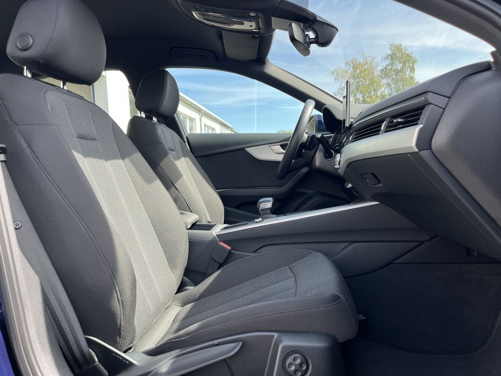 Audi A4 40 2.0 TDI S tronic Blackline S-Line Optik 16 15