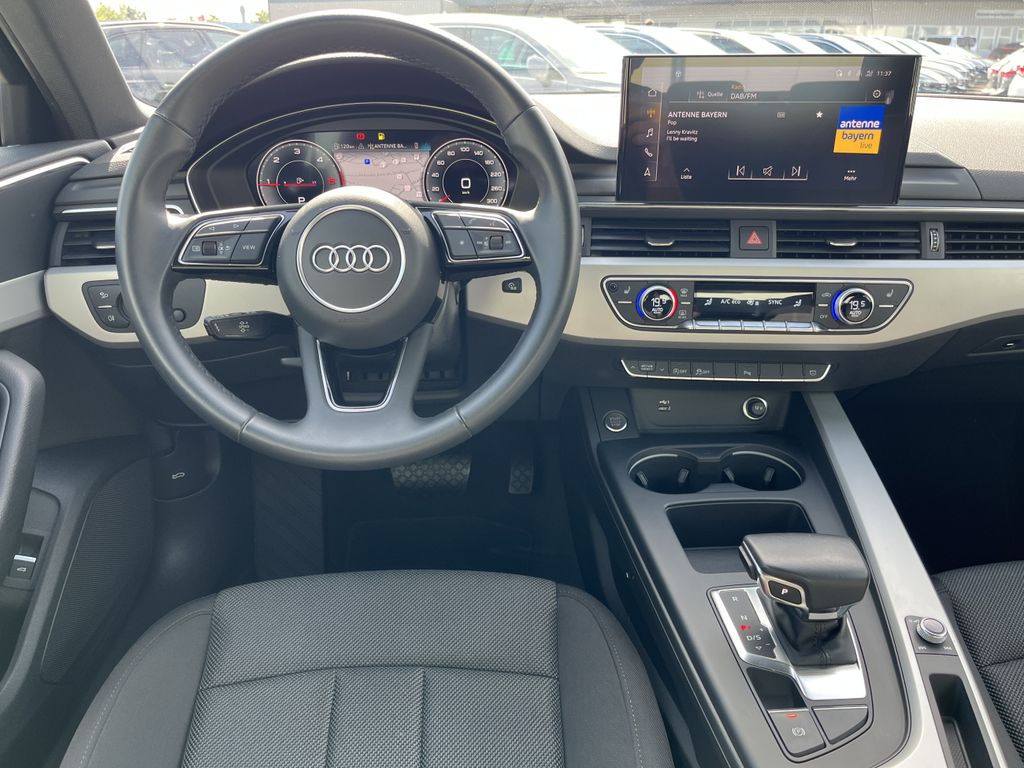 Audi A4 40 2.0 TDI S tronic Blackline S-Line Optik 16 16