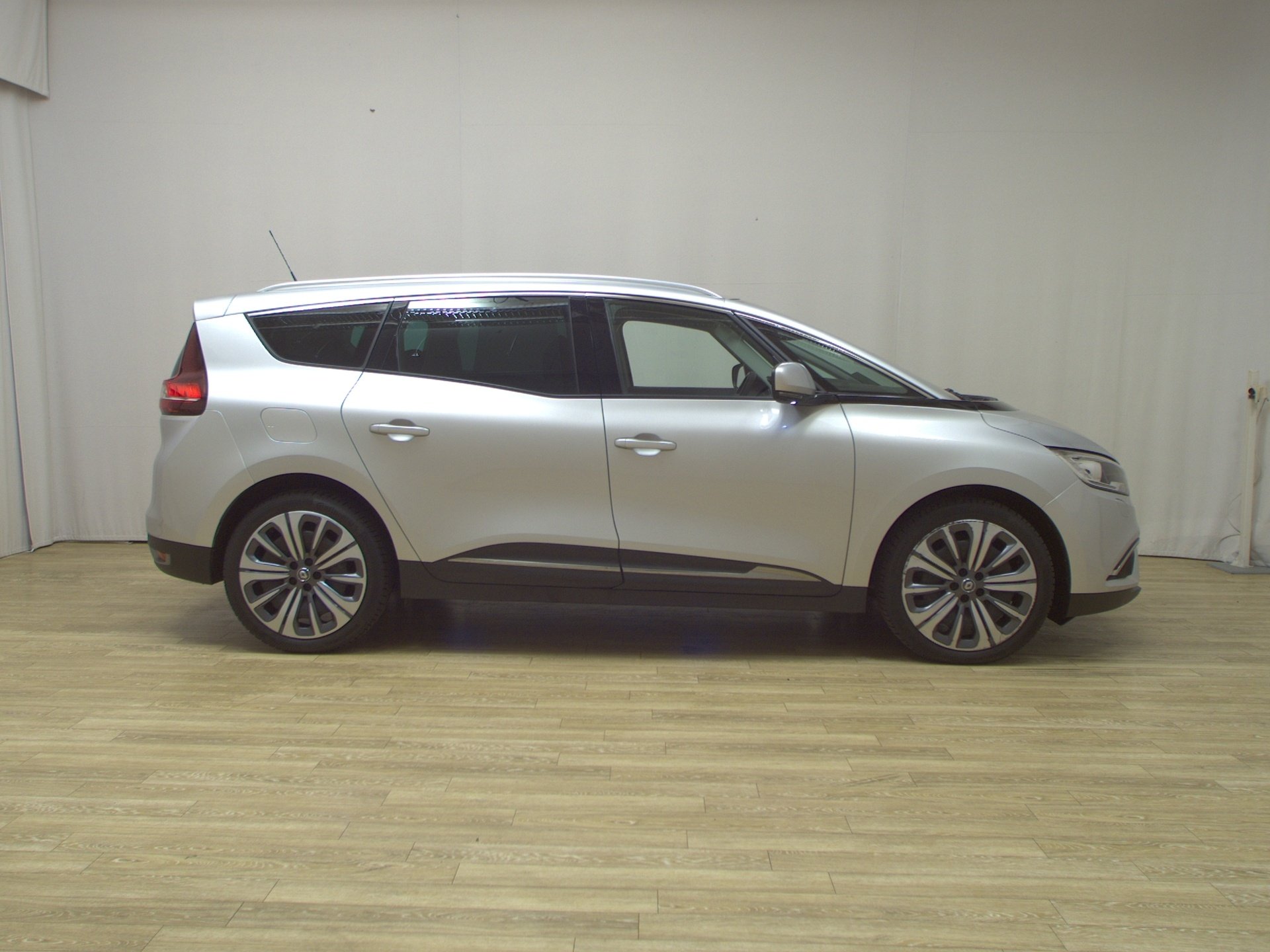 Renault Grand Scenic 1.7 BLUE dCi Navi PDC  LED