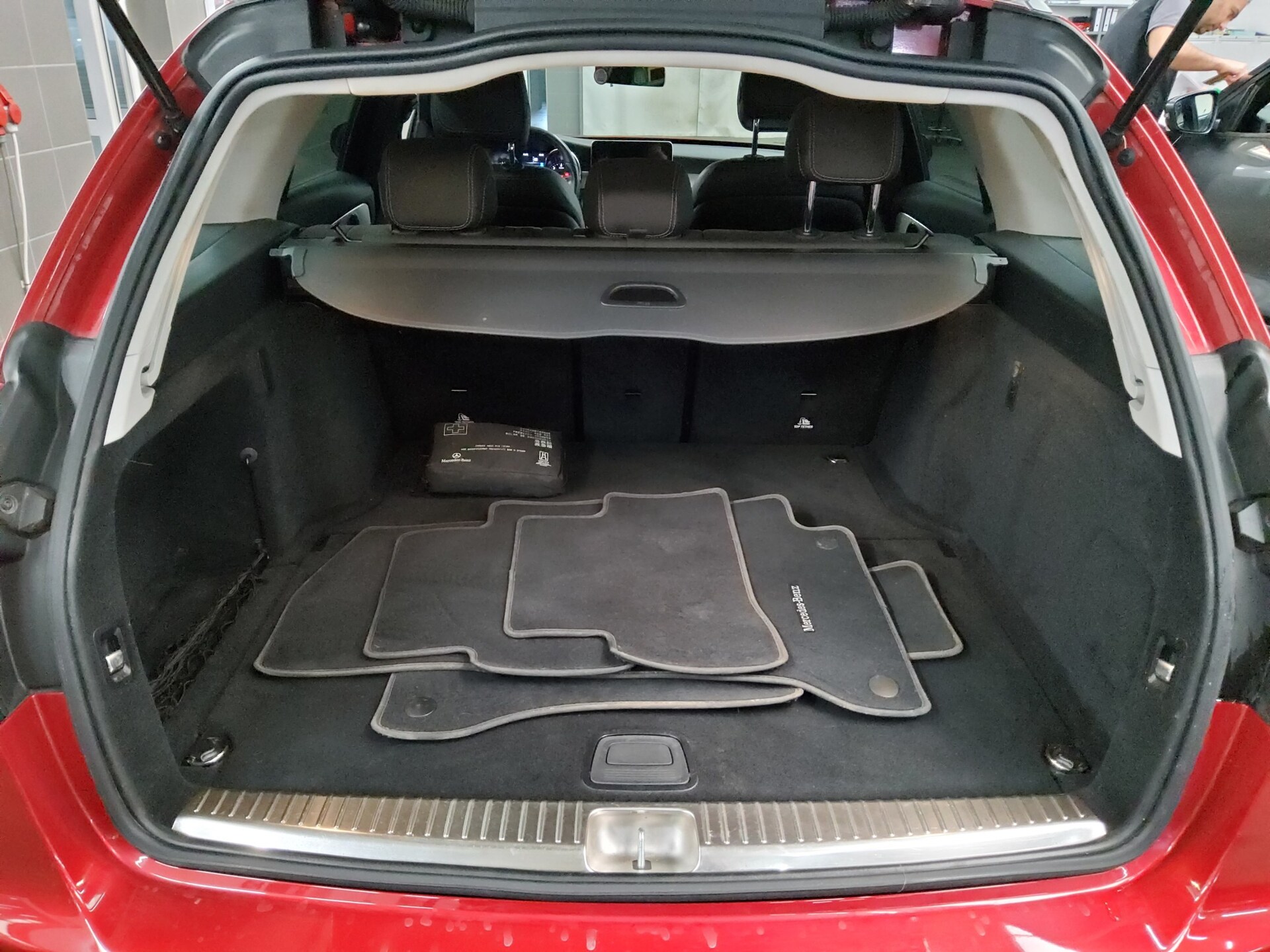 Mercedes-Benz C 200 T d Avantgarde Night Navi LED el.Heck 11