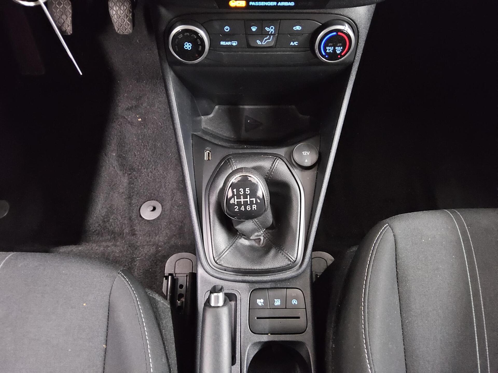Ford Fiesta 1.0 EB Trend LED DAB Klima 6
