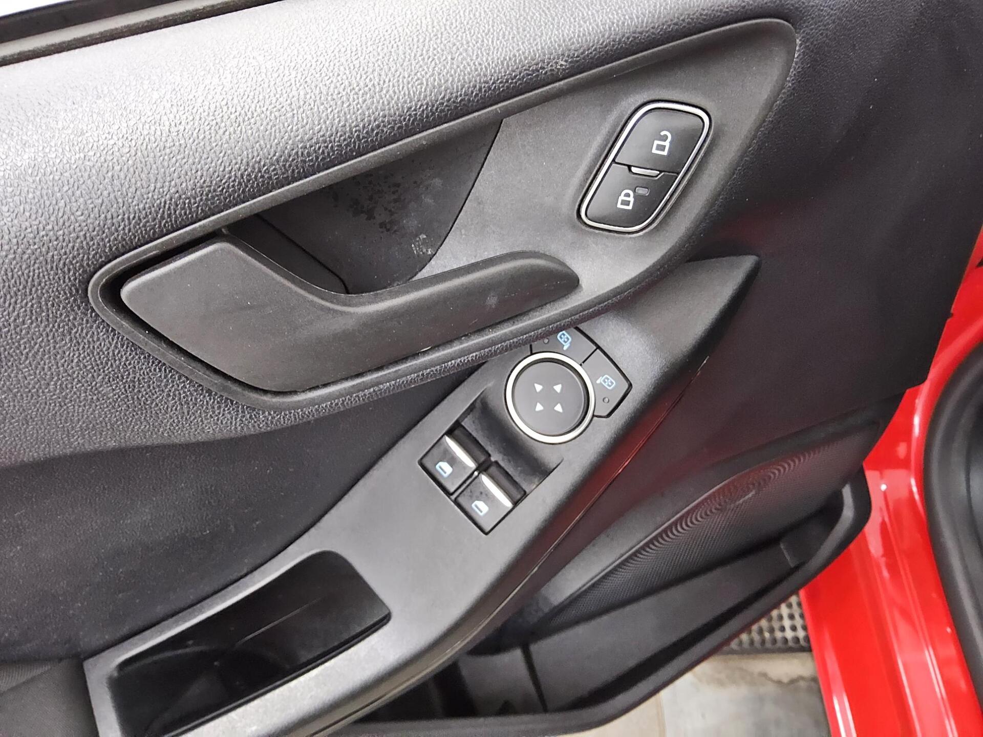 Ford Fiesta 1.0 EB Trend LED DAB Klima 9