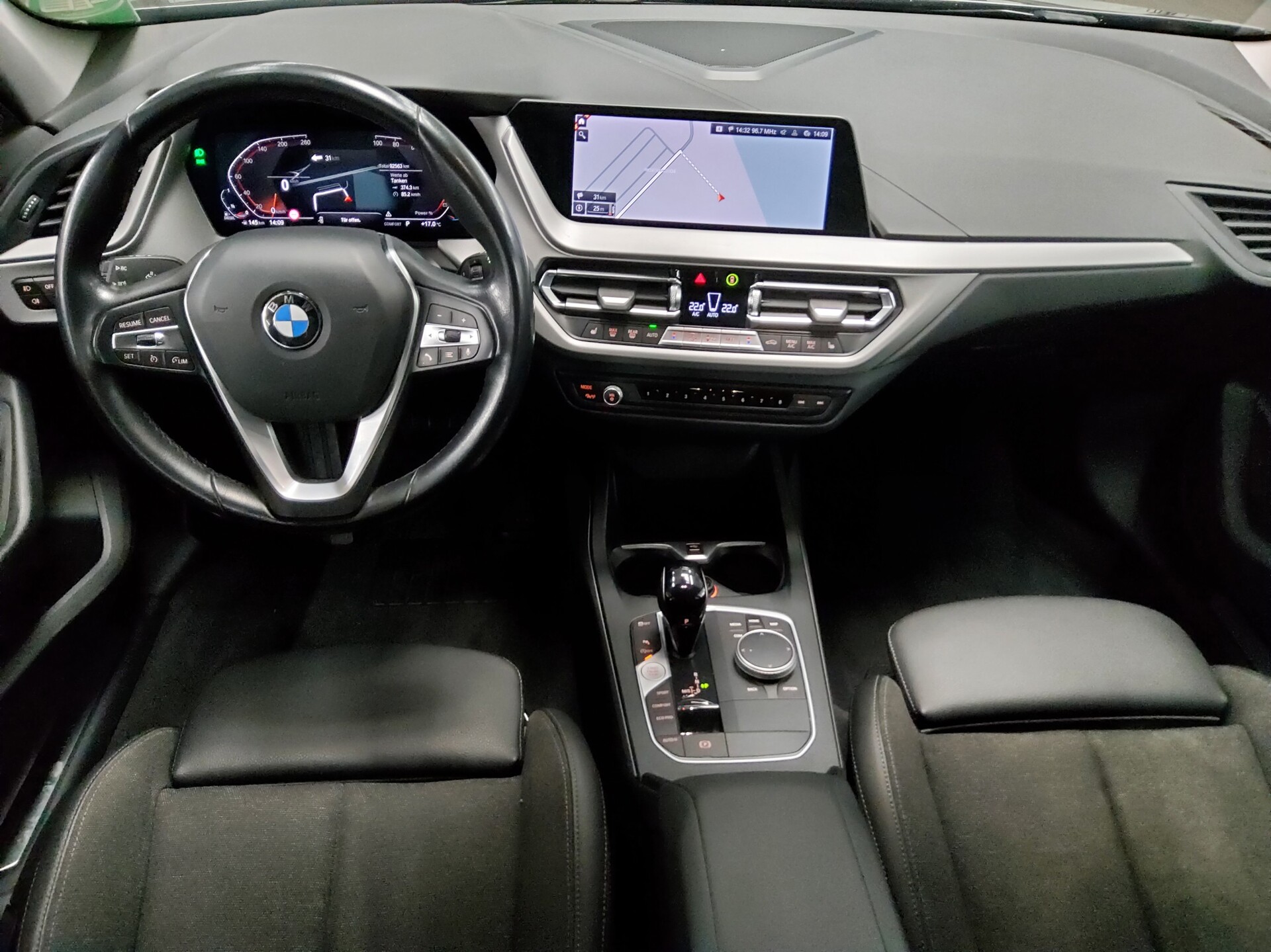 BMW 118dA Advantage T-Leder Navi LED LC Pro AHK HiFi 5