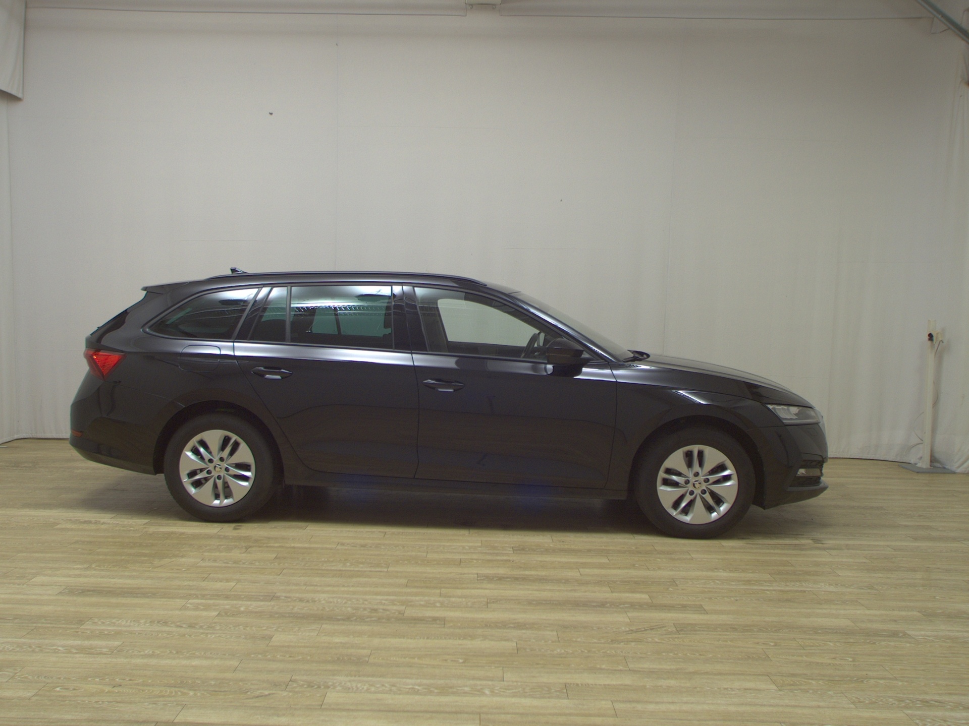 Skoda Octavia Kombi 2.0 TDI Ambition Navi LED vc 4xShz