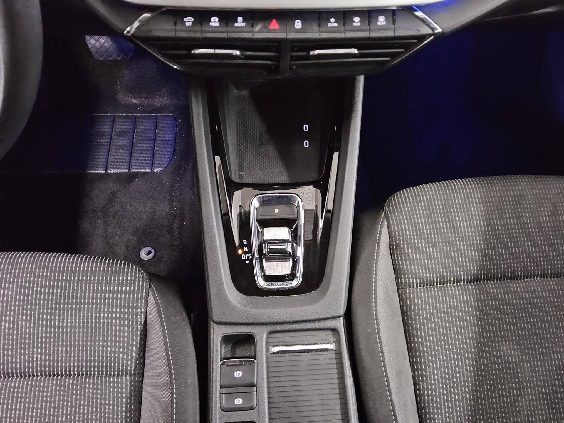 Skoda Octavia Kombi 2.0 TDI Ambition Navi LED vc 4xShz 6