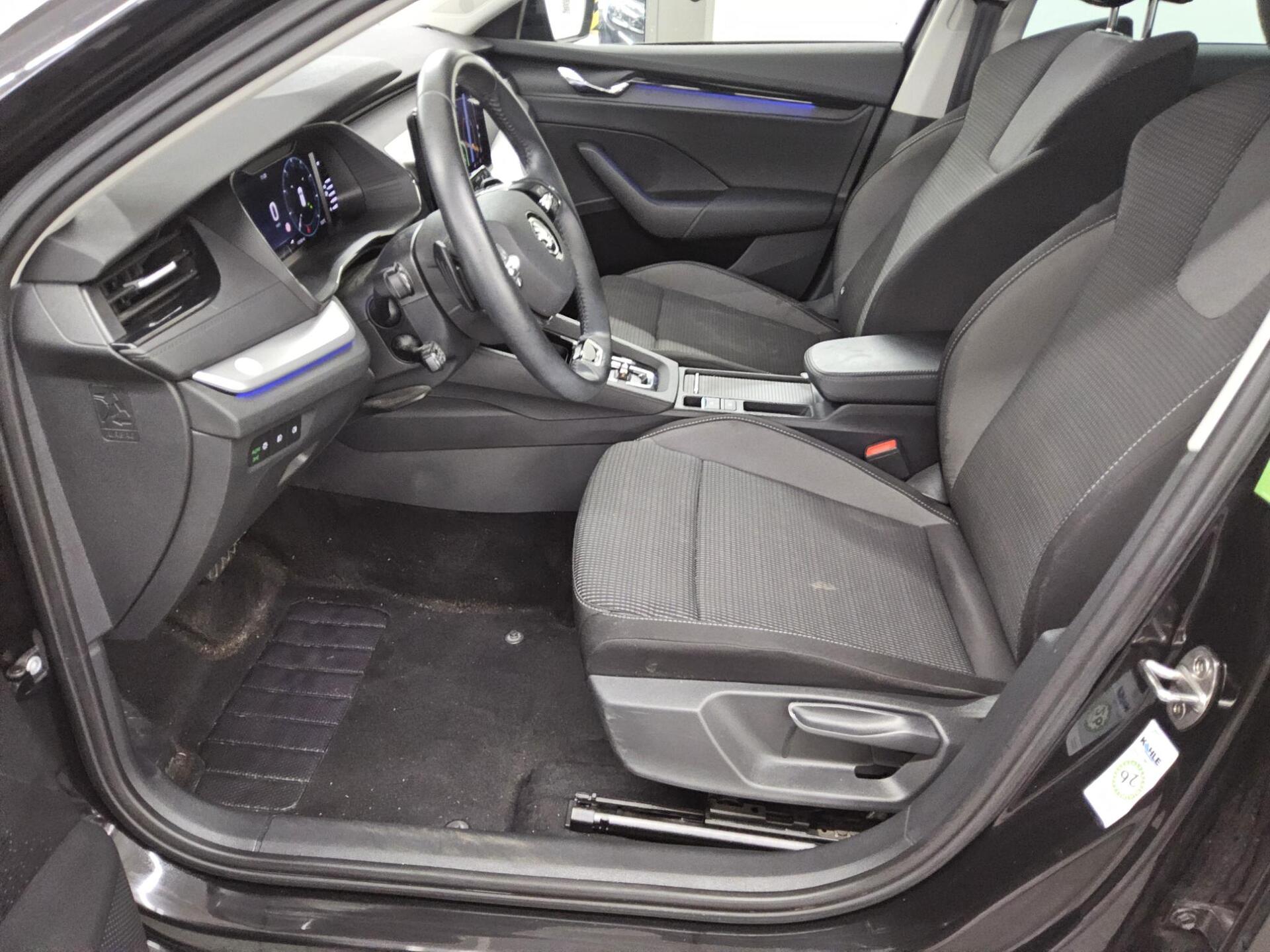 Skoda Octavia Kombi 2.0 TDI Ambition Navi LED vc 4xShz 9