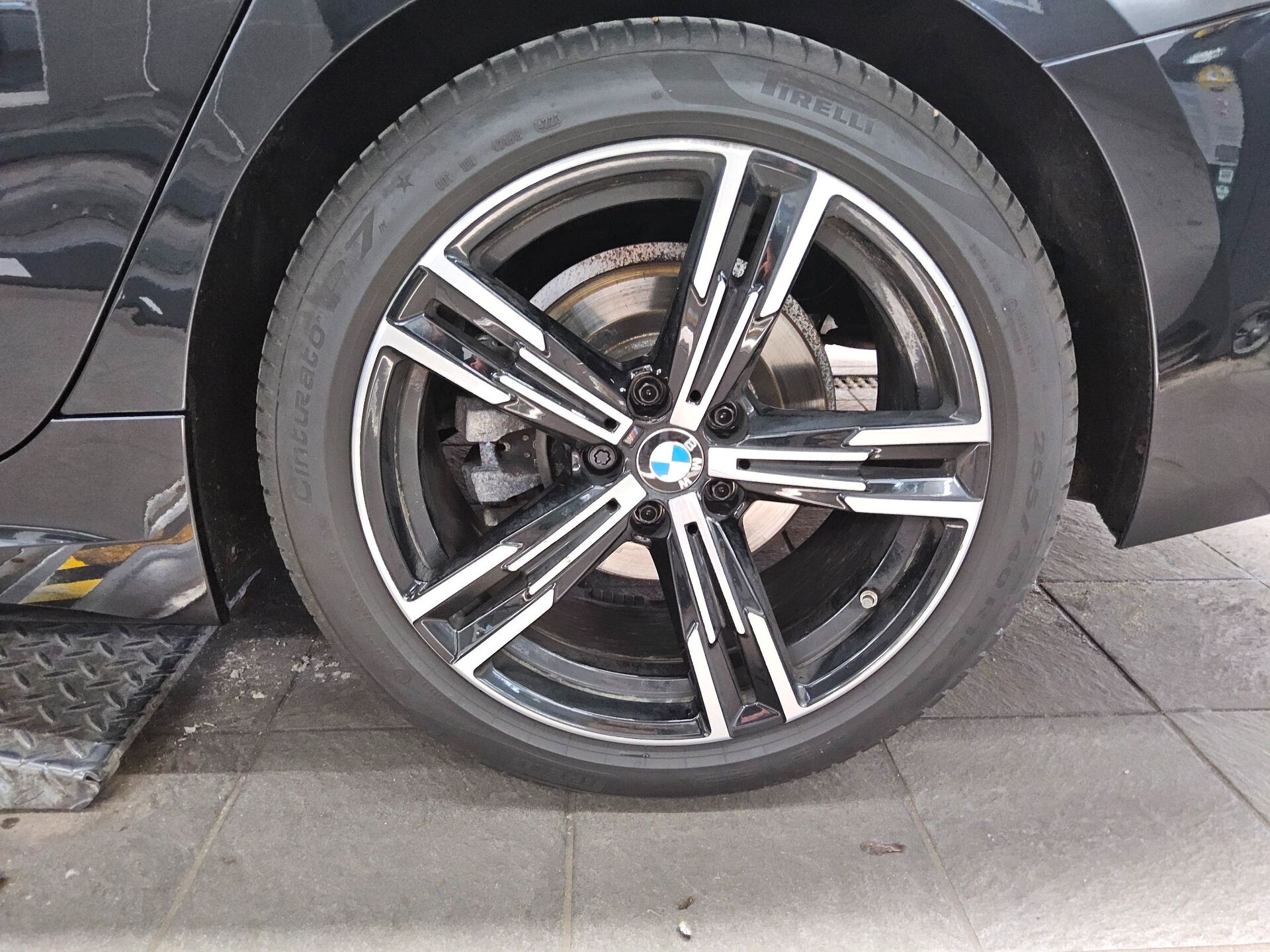 BMW 320dA Touring M-Sport Navi LED Curved Harman 11