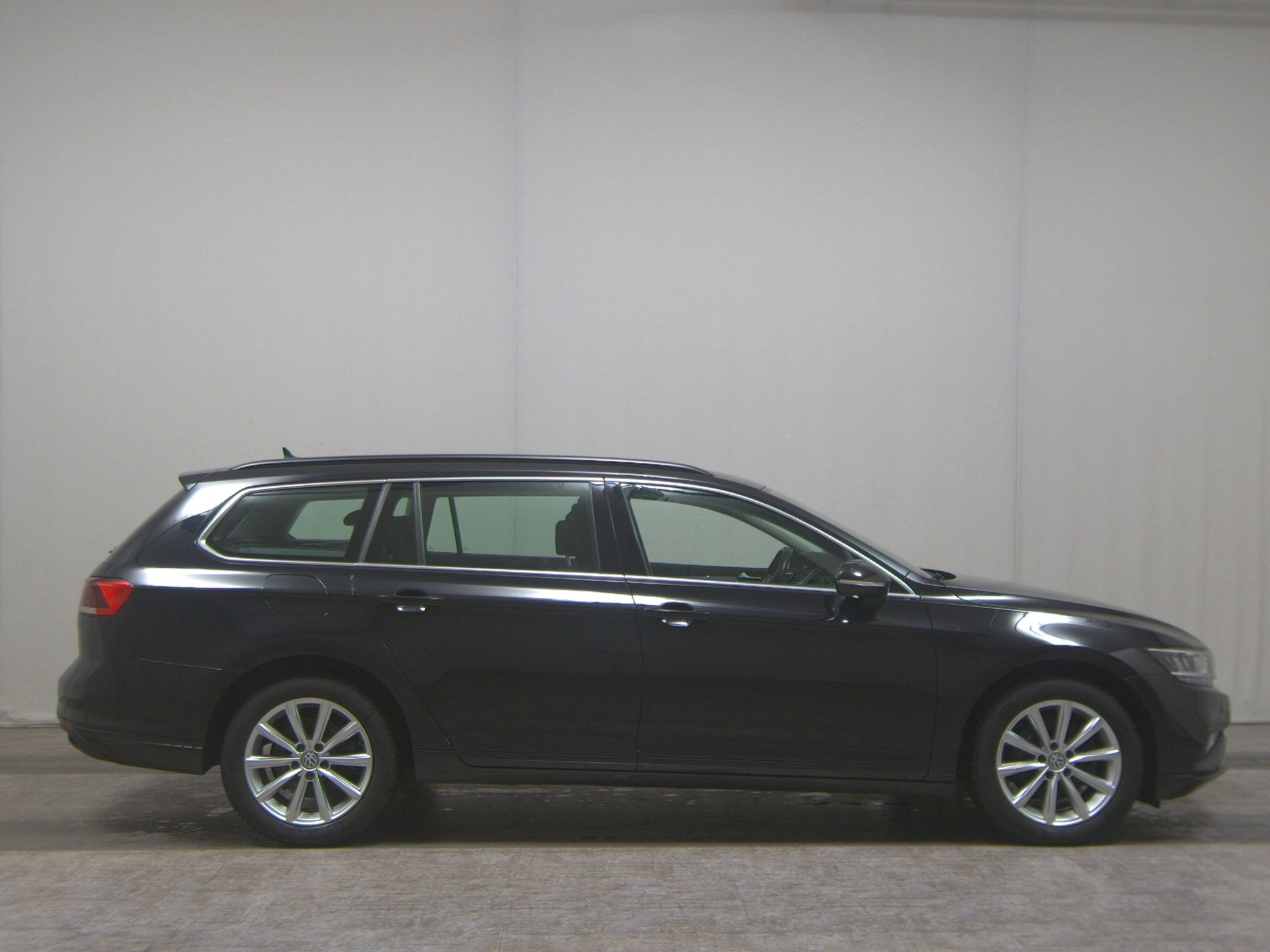 Volkswagen Passat Var. 1.5 TSI Business Navi LED RFK ACC