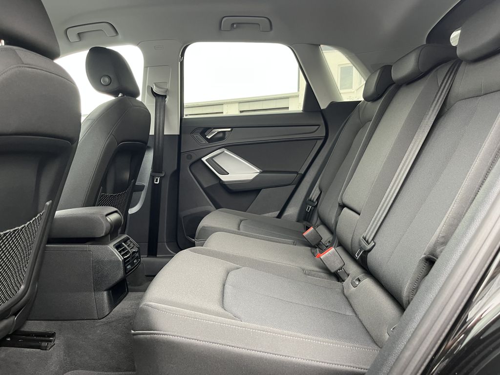 Audi Q3 35 2.0 TDI S tronic Blackline 17