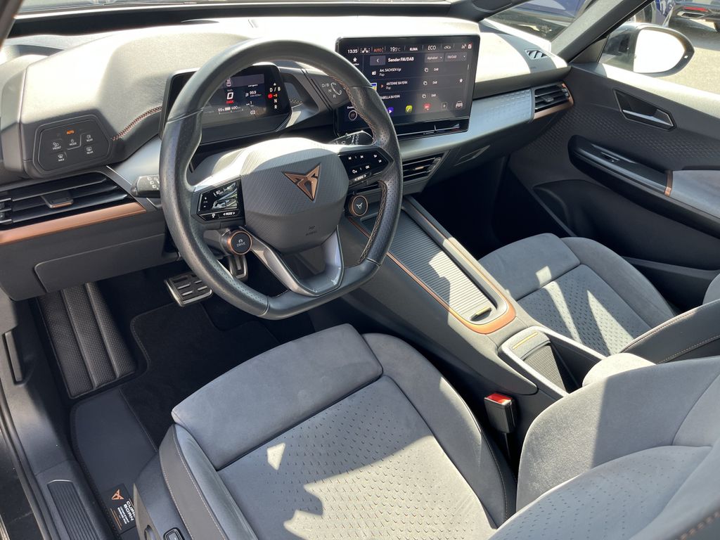 Cupra Born 11