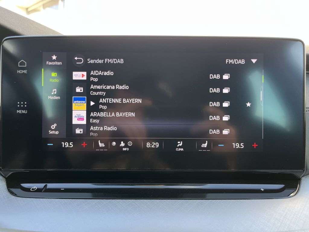 Skoda Octavia Combi 2.0 TDI DSG Tour 18