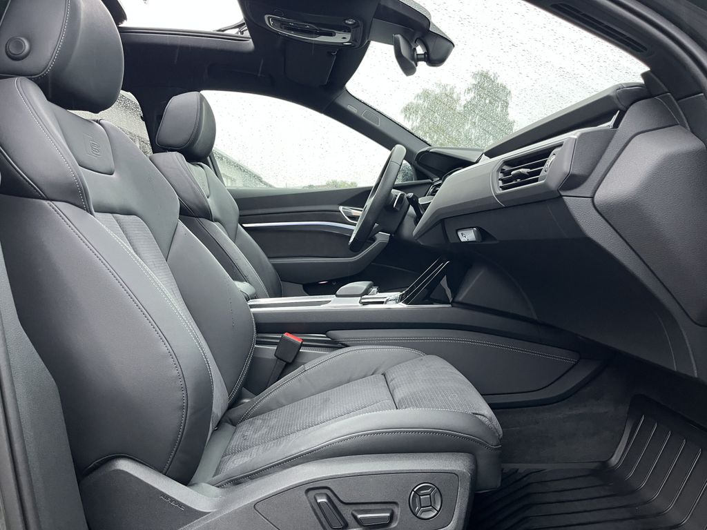Audi e-tron quattro S 15