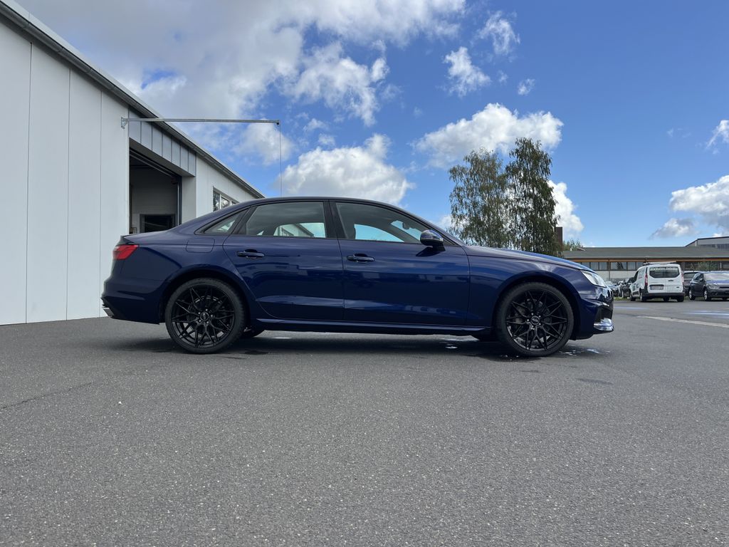 Audi A4 40 2.0 TDI S tronic Blackline S-Line Optik 16 5