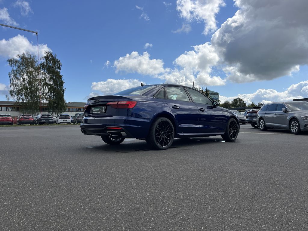Audi A4 40 2.0 TDI S tronic Blackline S-Line Optik 16 7
