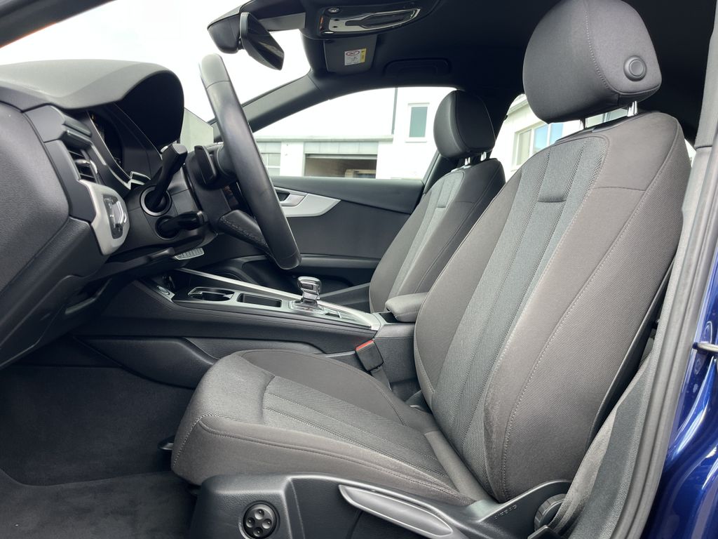 Audi A4 40 2.0 TDI S tronic Blackline S-Line Optik 16 13