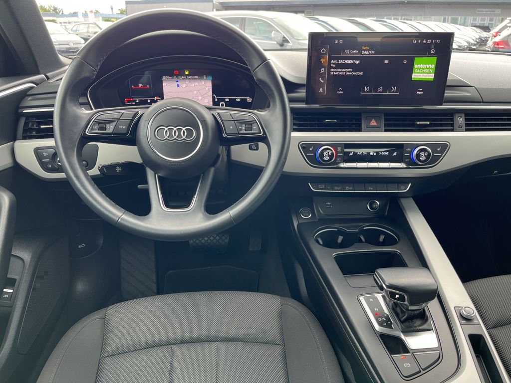 Audi A4 40 2.0 TDI S tronic Blackline S-Line Optik 16 16