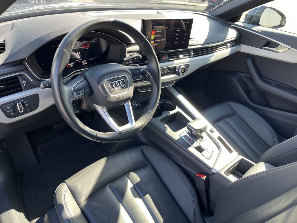 Audi A4 Avant 40 2.0 TDI S tronic quattro Blackline S 12