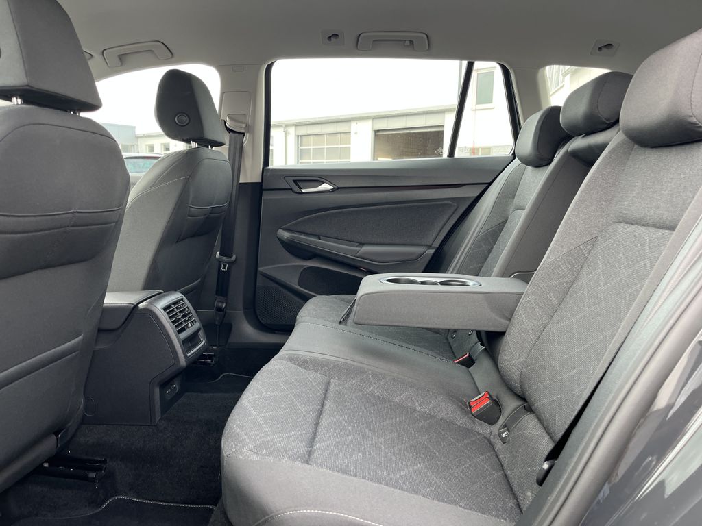 Volkswagen Golf Variant 2.0 TDI DSG Life 17