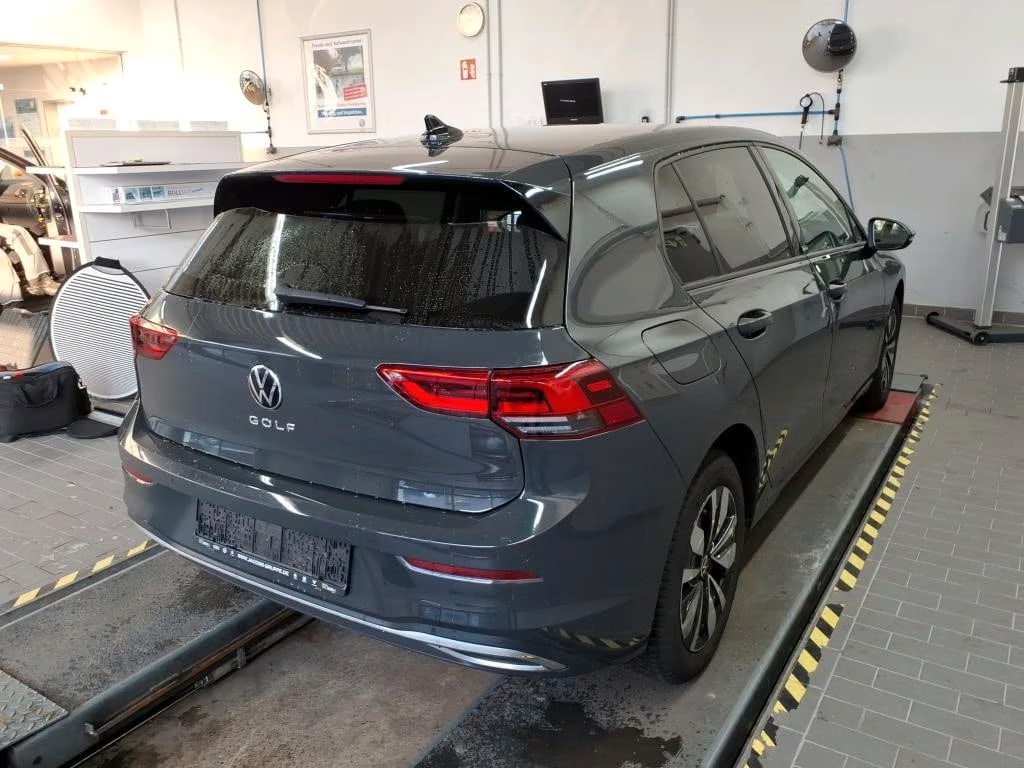 Volkswagen Golf 1.0 2024 4