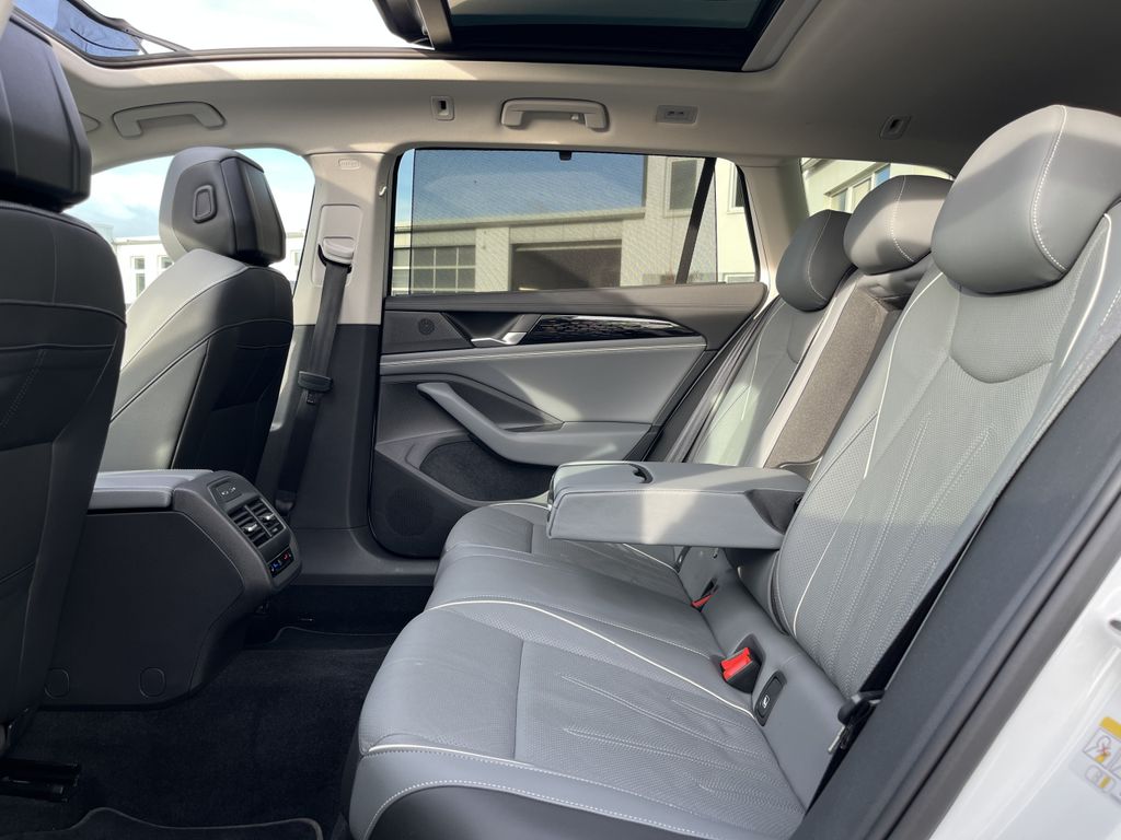 Volkswagen Passat Variant 2.0 TDI DSG Elegance 16