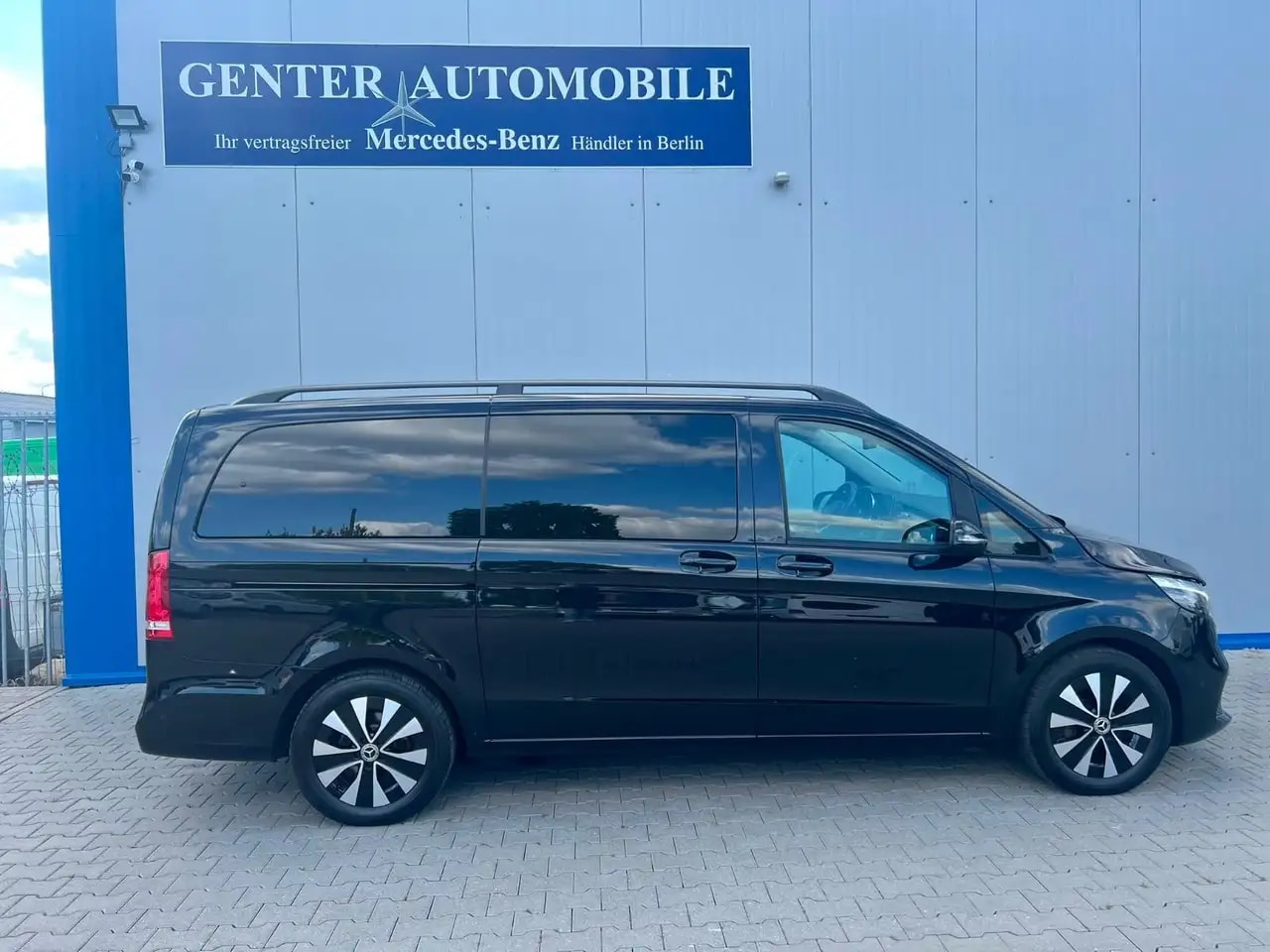 Mercedes-Benz V 220 LANG 9G-TR SPORTPAKET NAVI WEBASTO LED AHK 6