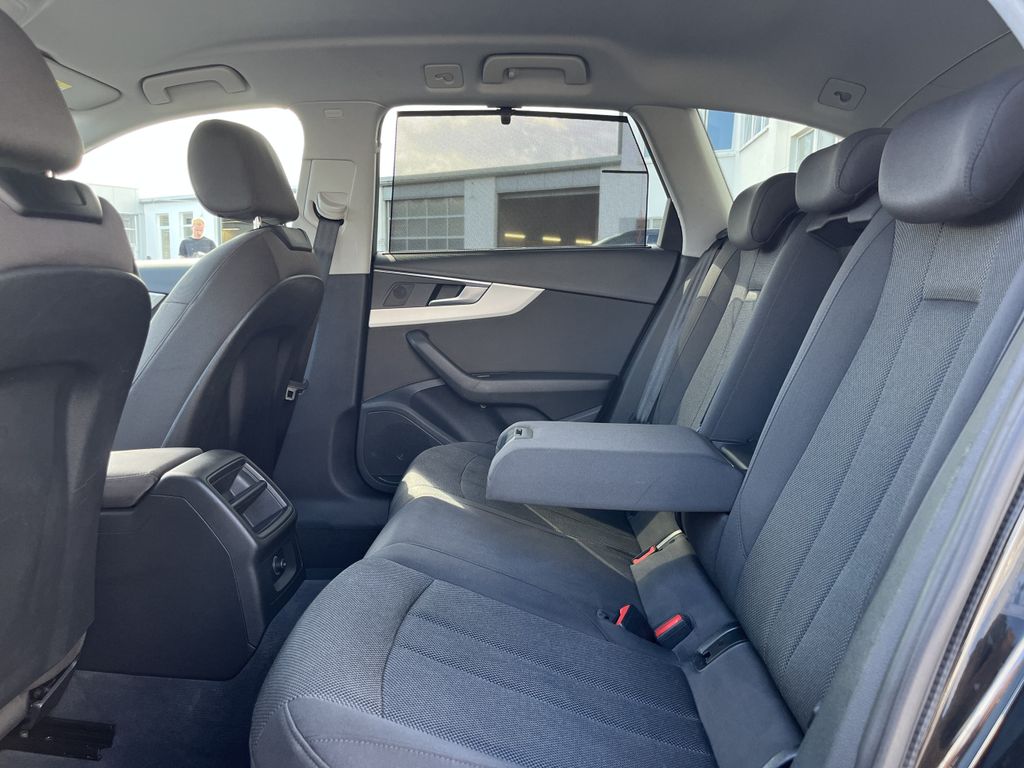 Audi A4 Avant 35 2.0 TFSI S tronic 17