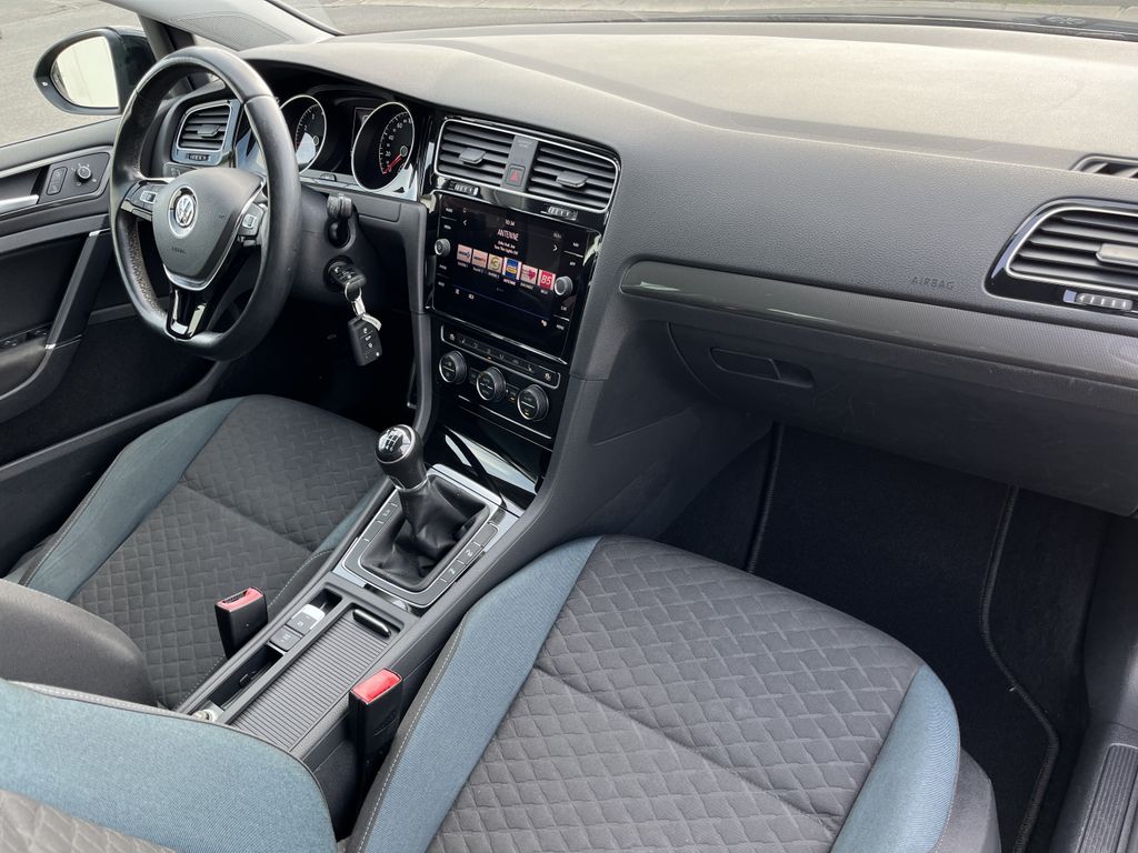 Volkswagen Golf 1.5 TSI IQ.Drive 13