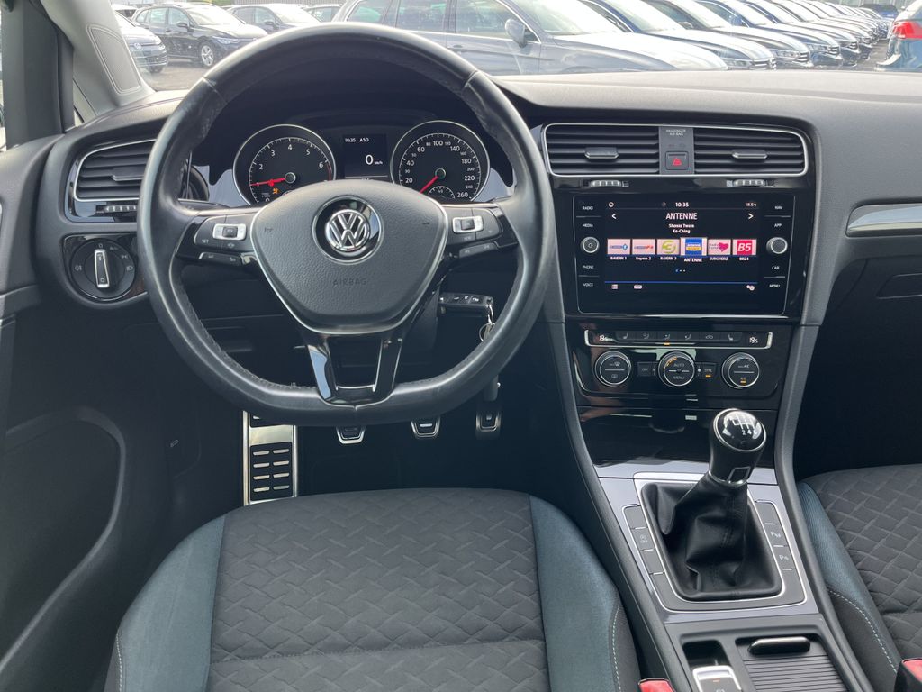 Volkswagen Golf 1.5 TSI IQ.Drive 15
