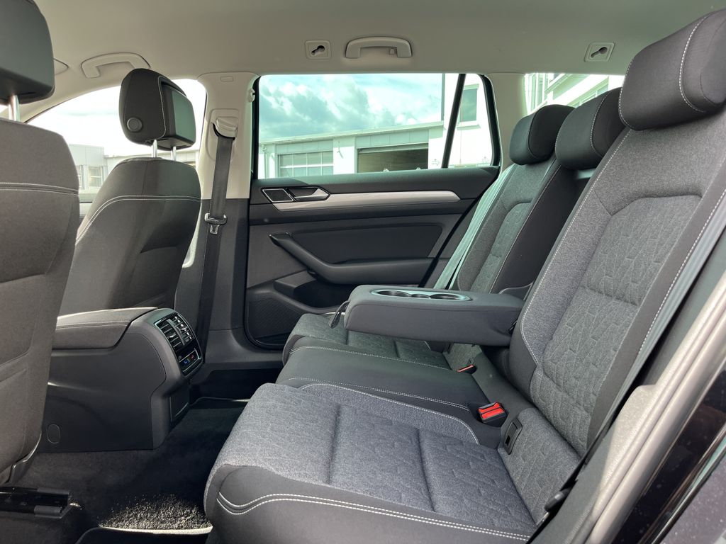 Volkswagen Passat Variant 2.0 TDI DSG R-Line Optik 1,99% Fi 17