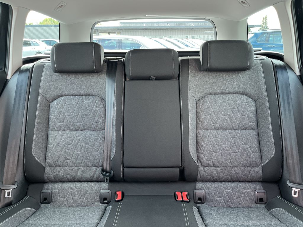 Volkswagen Passat Variant 2.0 TDI DSG R-Line Optik 1,99% Fi 18