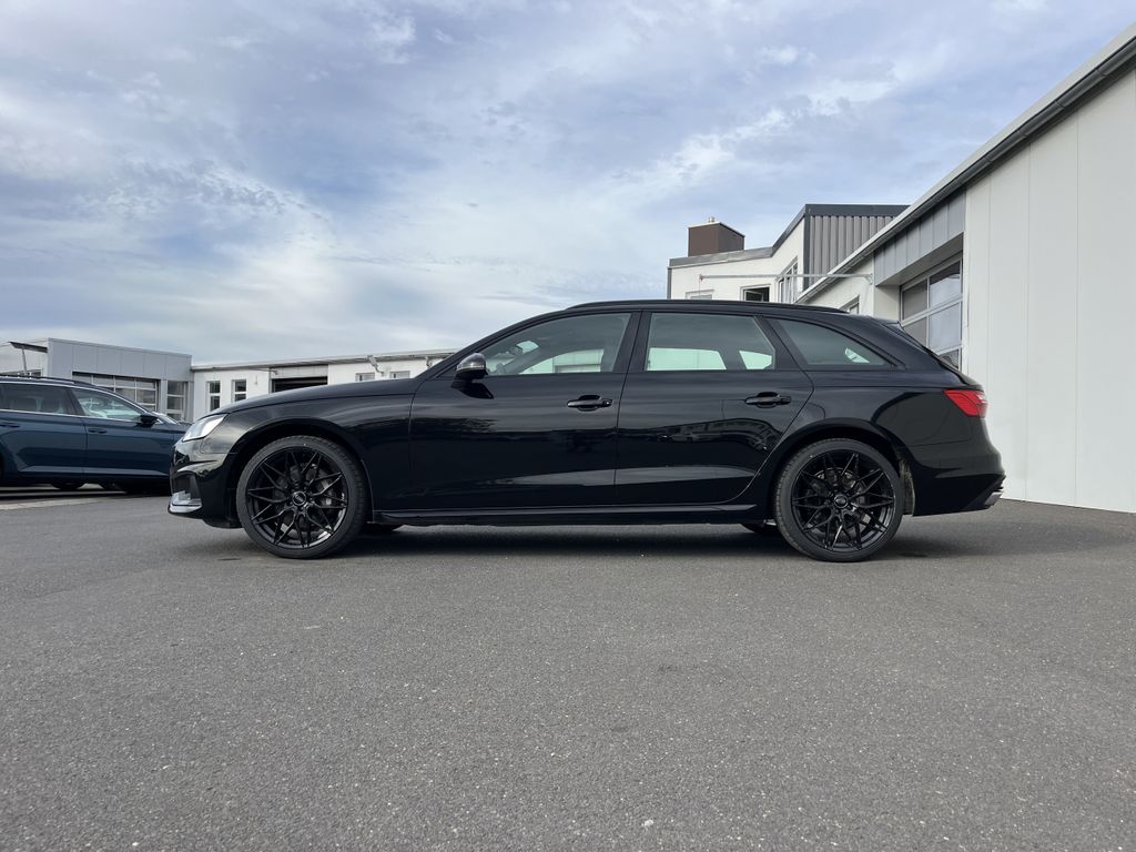 Audi A4 Avant 40 2.0 TDI quattro S tronic Blackline S 2