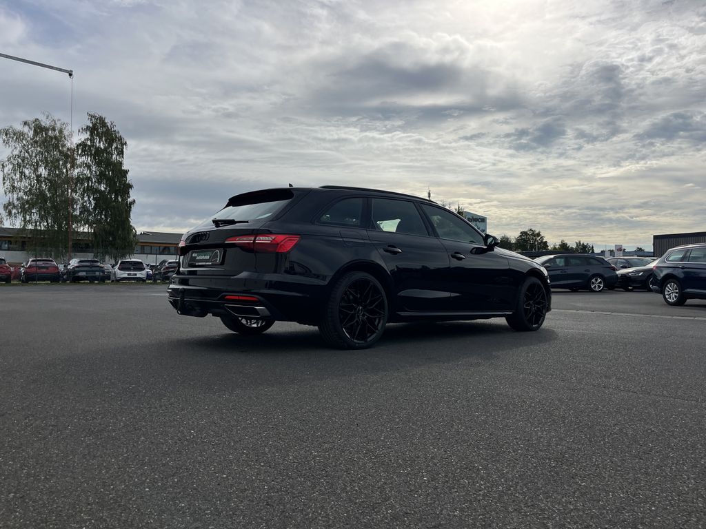 Audi A4 Avant 40 2.0 TDI quattro S tronic Blackline S 7