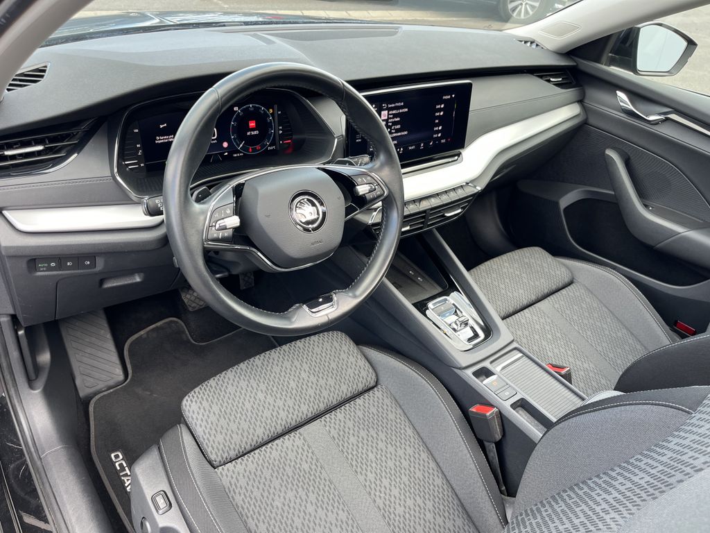 Skoda Octavia Combi 1.5 TSI DSG Clever 12
