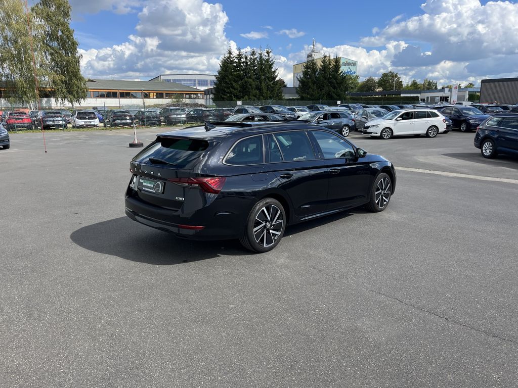Skoda Octavia Combi 1.5 TSI DSG Clever 8