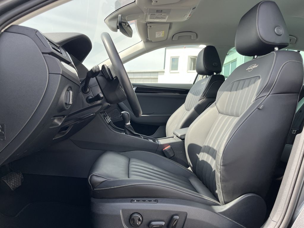 Skoda Superb Combi2.0 TDI DSG L&K 13