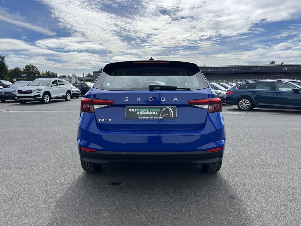 Skoda Fabia 1.0 Selection 9