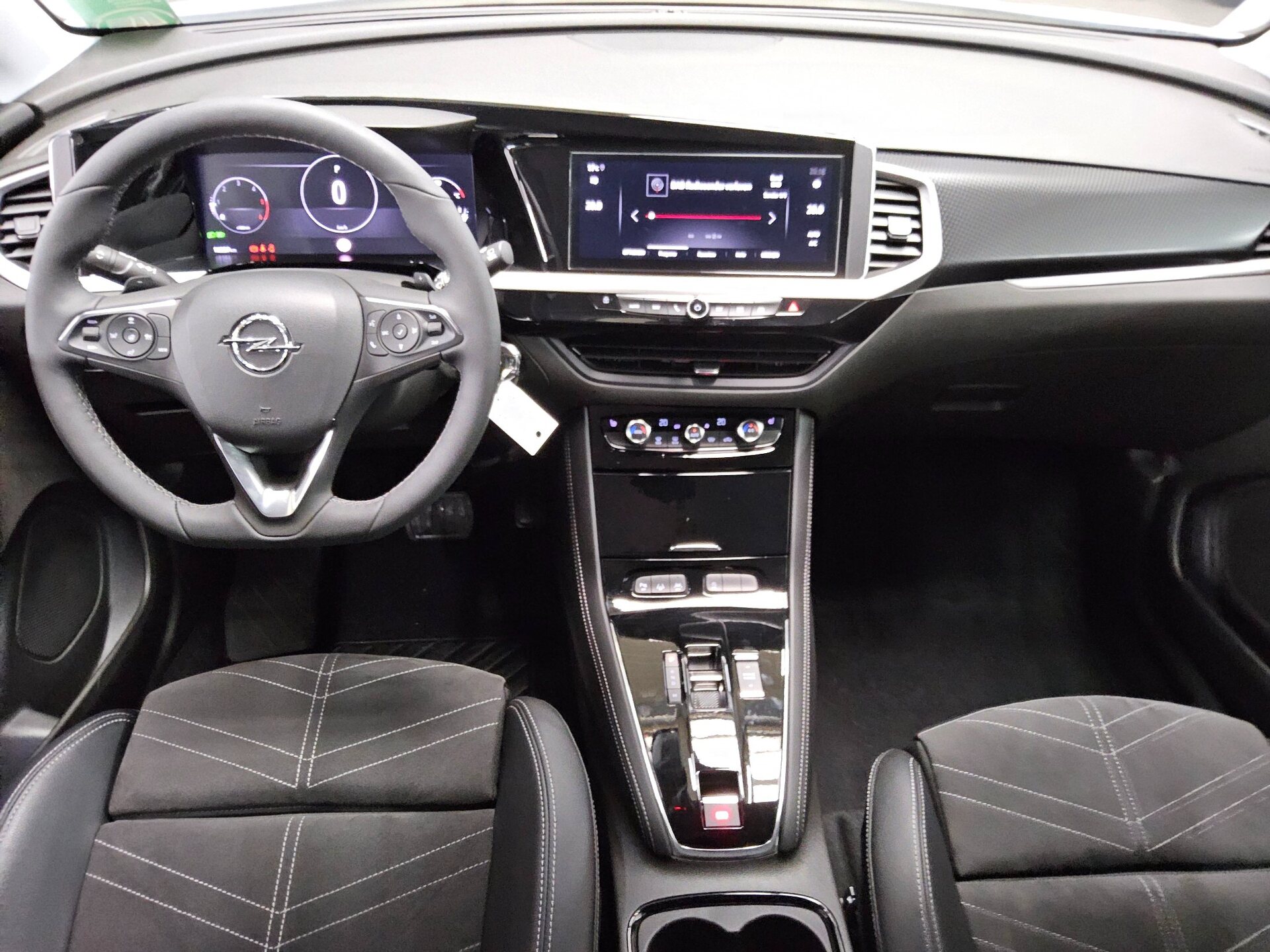 Opel Grandland X 1.5 D GS Line LED RFK AHK 5