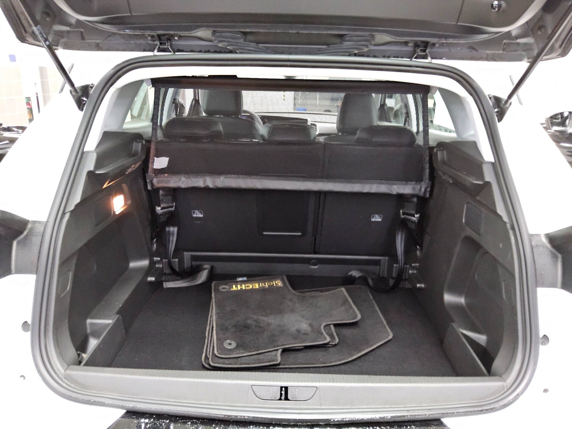 Opel Grandland X 1.5 D GS Line LED RFK AHK 12
