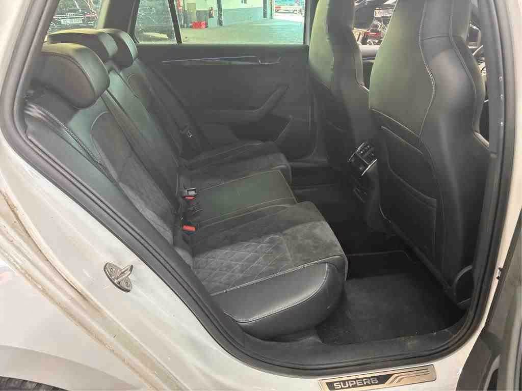Skoda Superb 2.0 2018 6