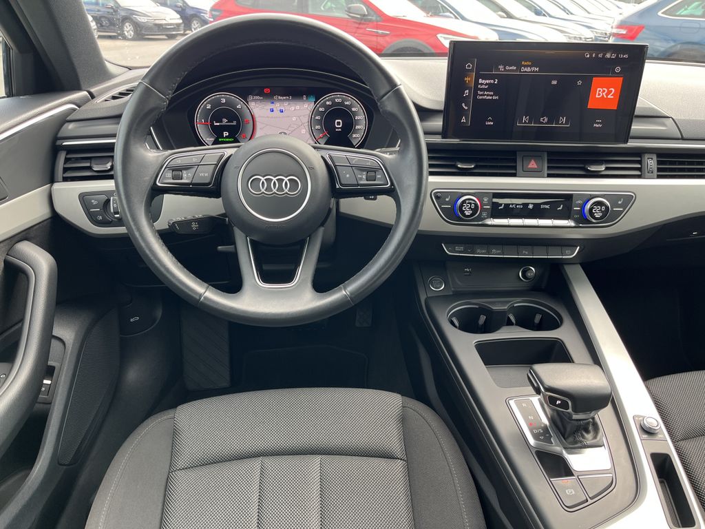 Audi A4 40 2.0 TDI quattro S tronic S line 16
