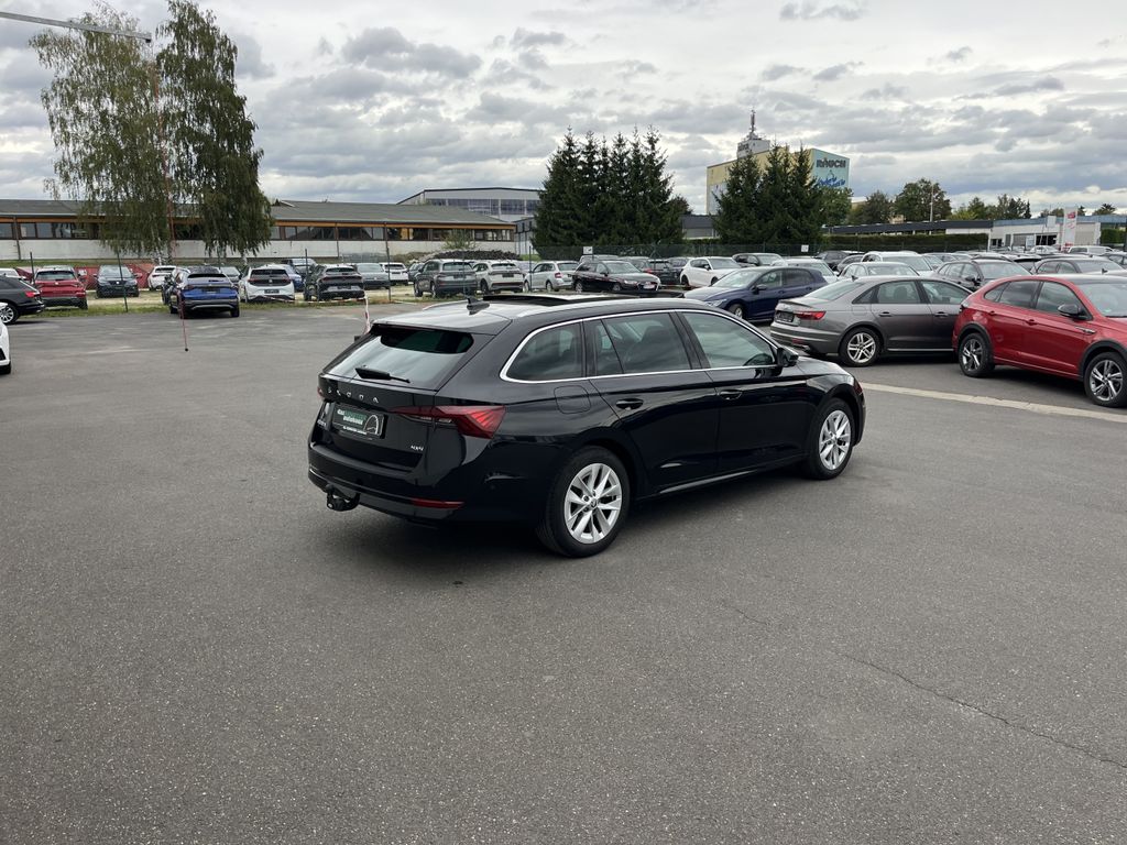 Skoda Octavia Combi 2.0 TDI 4x4 DSG Style 8