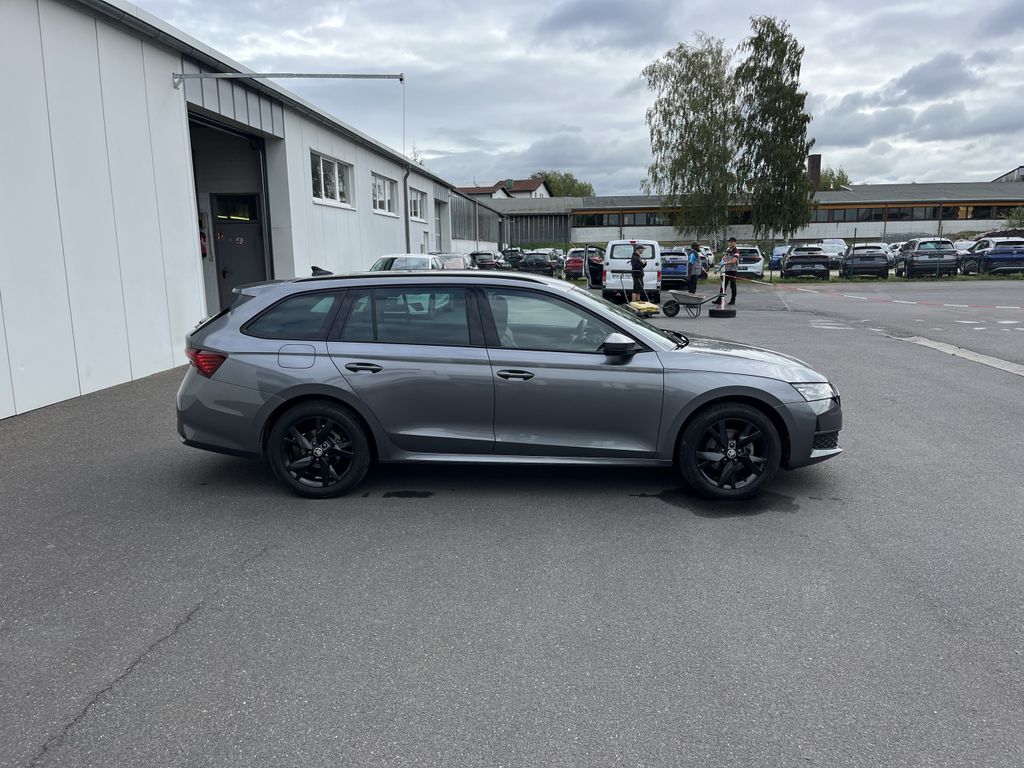Skoda Octavia Combi 1.5 TSI DSG Blackline 6