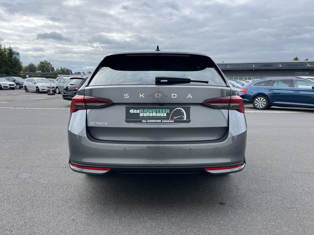 Skoda Octavia Combi 1.5 TSI DSG Blackline 9