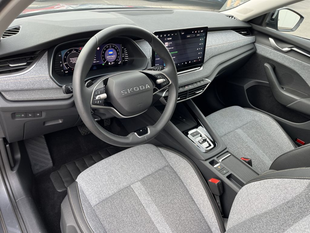 Skoda Octavia Combi 1.5 TSI DSG Blackline 12