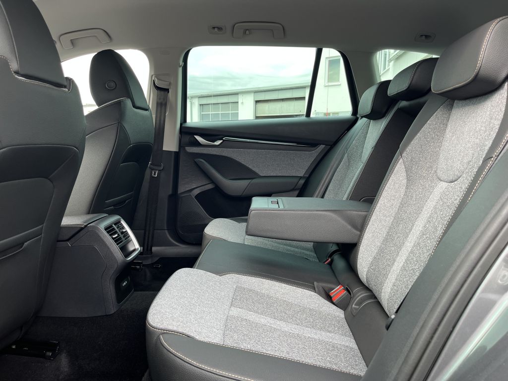 Skoda Octavia Combi 1.5 TSI DSG Blackline 17