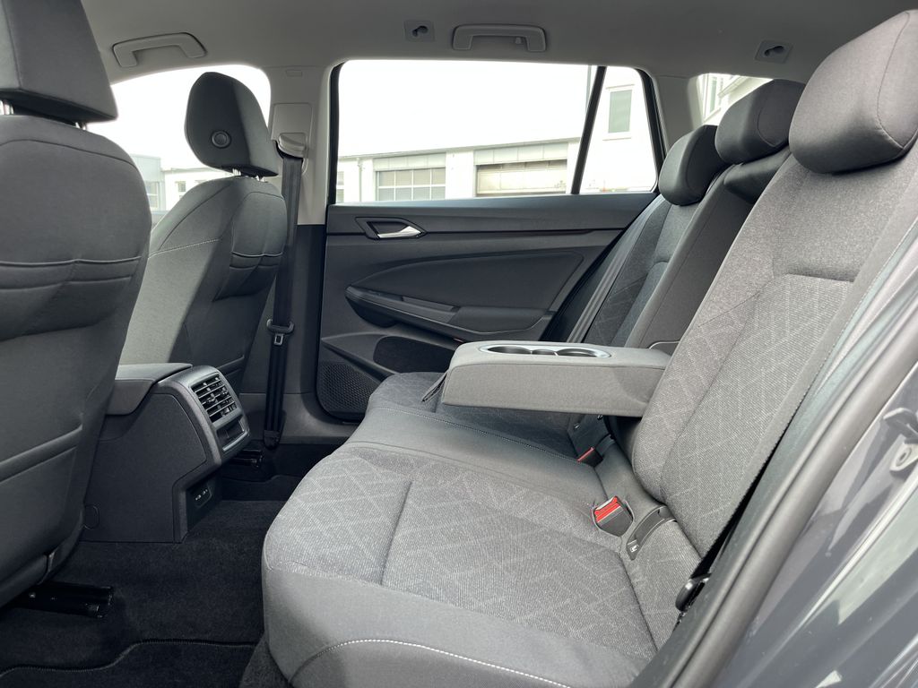 Volkswagen Golf Variant 2.0 TDI DSG Life 17