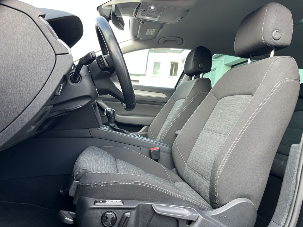Volkswagen Passat Variant 2.0 TDI DSG Business 13